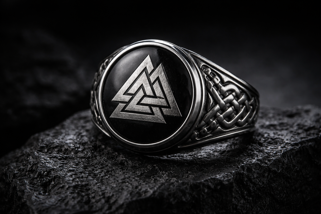 Bague viking homme acier, gravure Valknut, ERYTH