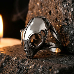 Bague Crane ERYTH — ambiance pierre volcanique et lumiere de bougie